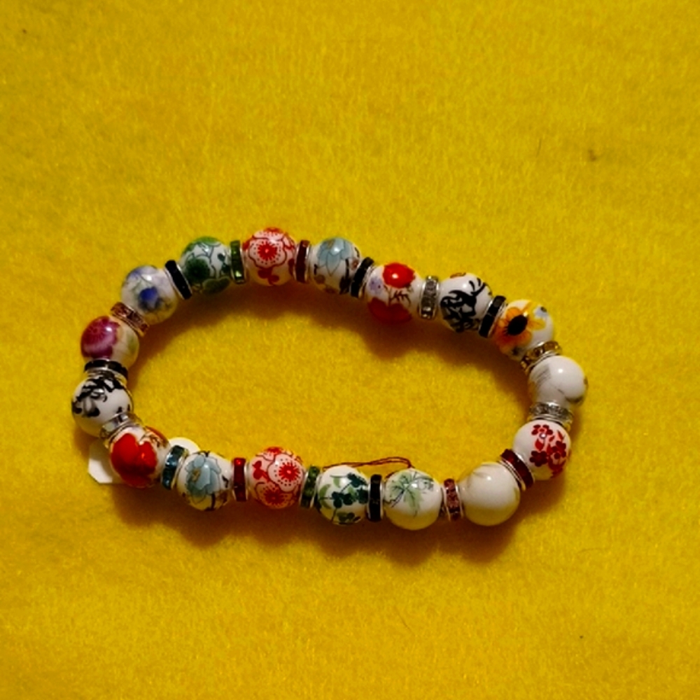 Colorful Beaded Bracelet with Intricate Patterns